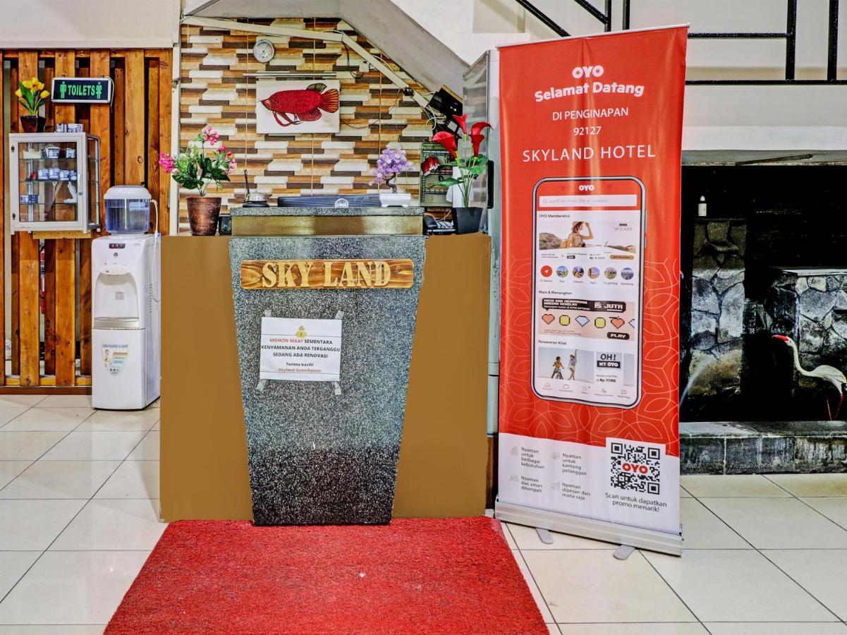 Oyo Life 92127 Skyland Pasteur 2* Bandung