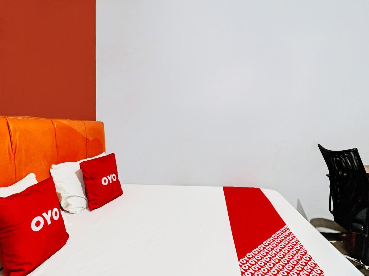 Oyo Life 92127 Skyland Pasteur 2*