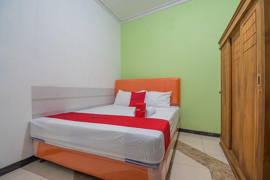 Oyo Life 92127 Skyland Pasteur Bandung