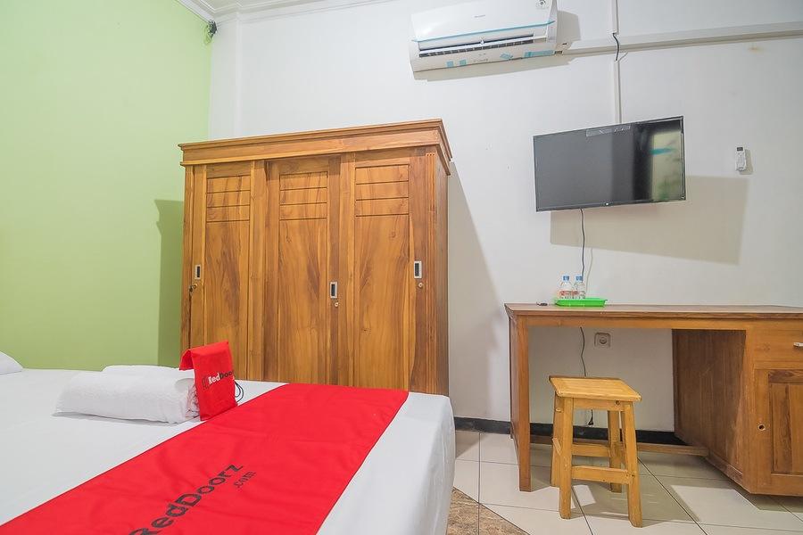 Oyo Life 92127 Skyland Pasteur