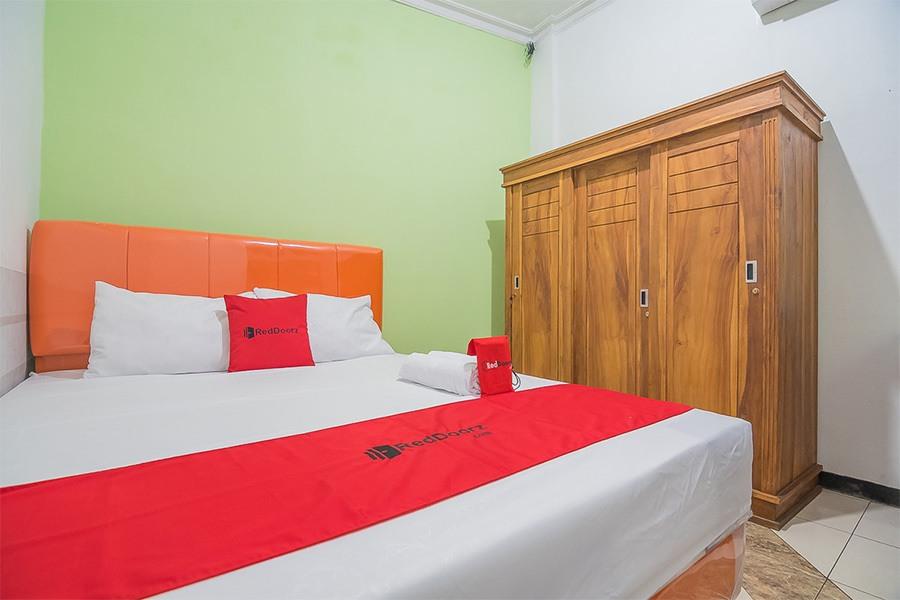 Hotel Oyo Life 92127 Skyland Pasteur 2*