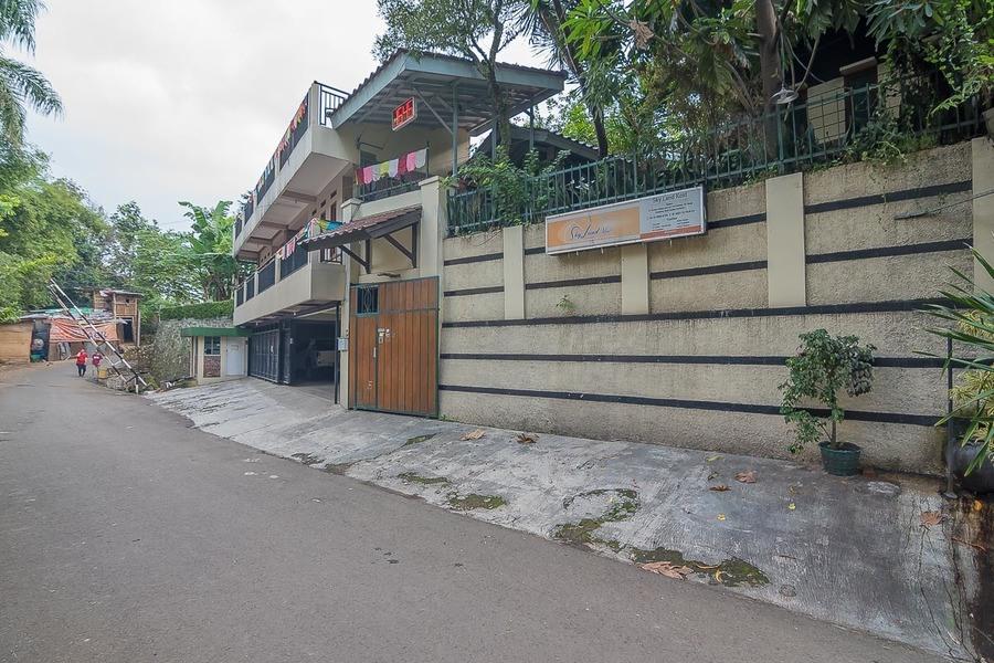 Oyo Life 92127 Skyland Pasteur Bandung